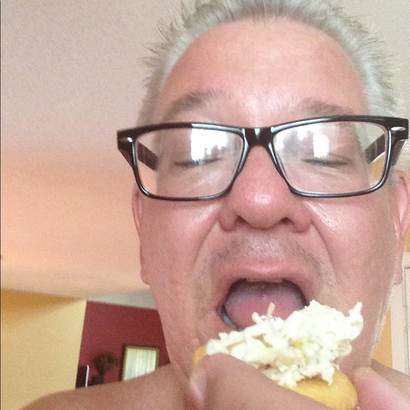 Meet your Posher, I am Joey a Clothing Enthusiast. - Picture 8 of 8